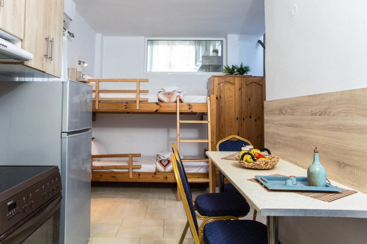 Aqua Marine Aparthotel Фаласарна Екстериор снимка